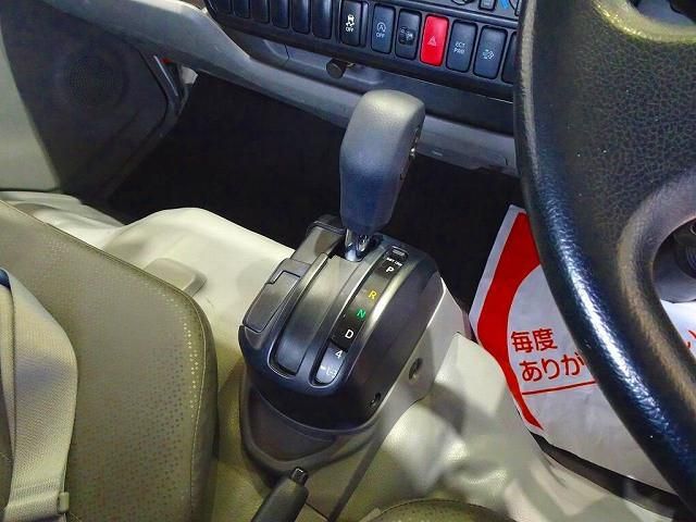 HINO DUTRO 2017 Image 31