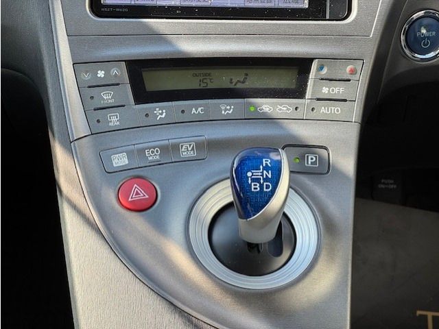 TOYOTA PRIUS 2013 Image 31