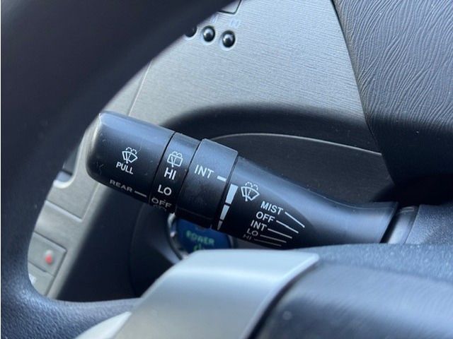 TOYOTA PRIUS 2013 Image 31