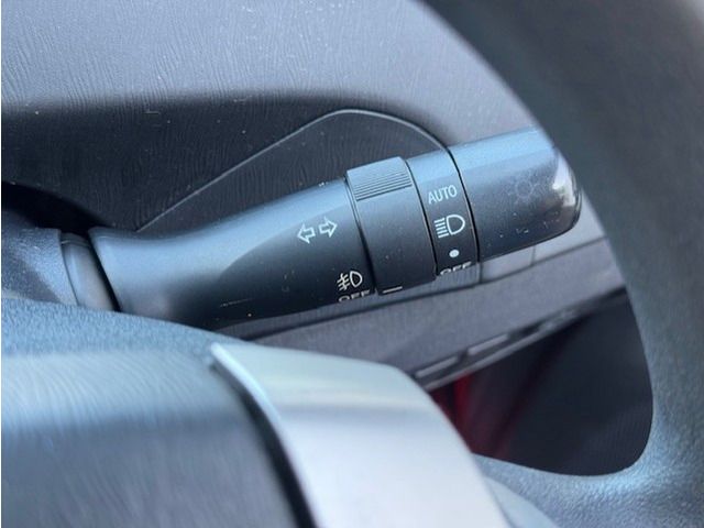 TOYOTA PRIUS 2013 Image 31