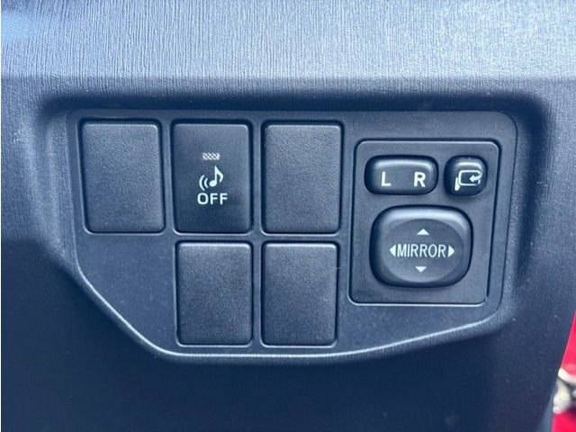 TOYOTA PRIUS 2013 Image 31