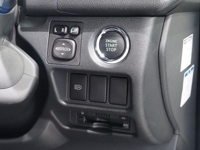 TOYOTA HIACE VAN 4WD 2021 Image 31