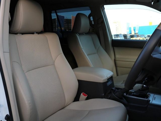 TOYOTA LANDCRUISER PRADO 2023 Image 31