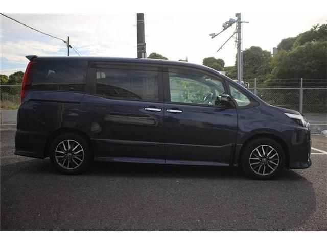 TOYOTA NOAH 2016 Image 31