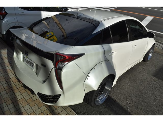 TOYOTA PRIUS 2016 Image 31