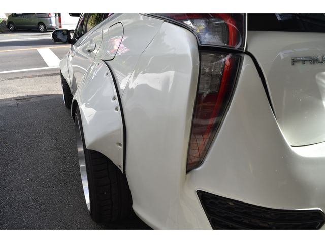 TOYOTA PRIUS 2016 Image 31