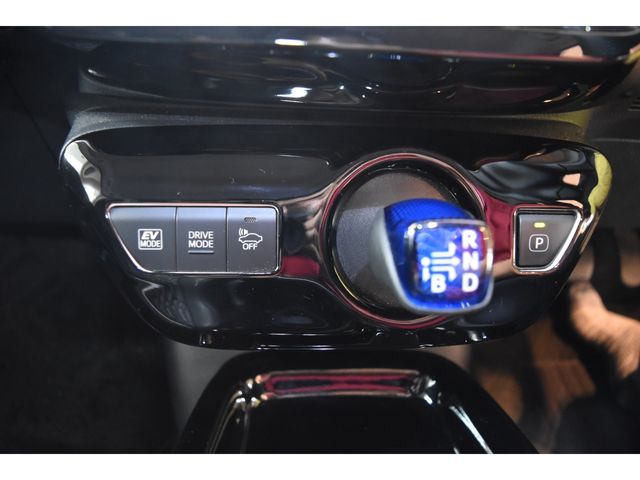 TOYOTA PRIUS 2016 Image 31