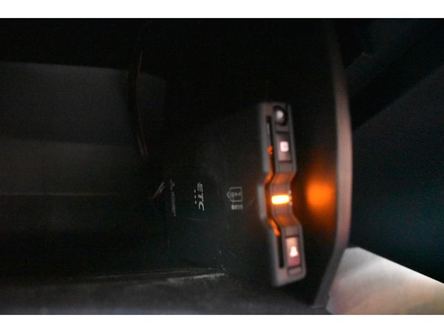 TOYOTA PRIUS 2016 Image 31