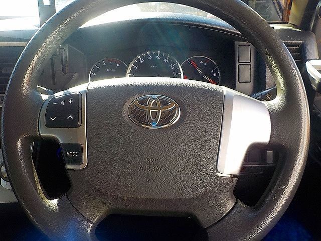 TOYOTA HIACE VAN 4WD 2015 Image 31