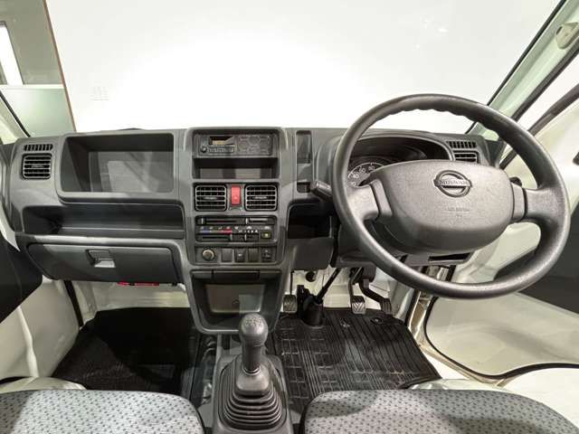NISSAN NT100 CLIPPER 4WD 2015 Image 31