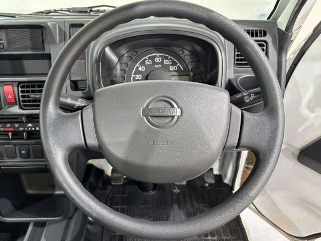 NISSAN NT100 CLIPPER 4WD 2015 Image 31