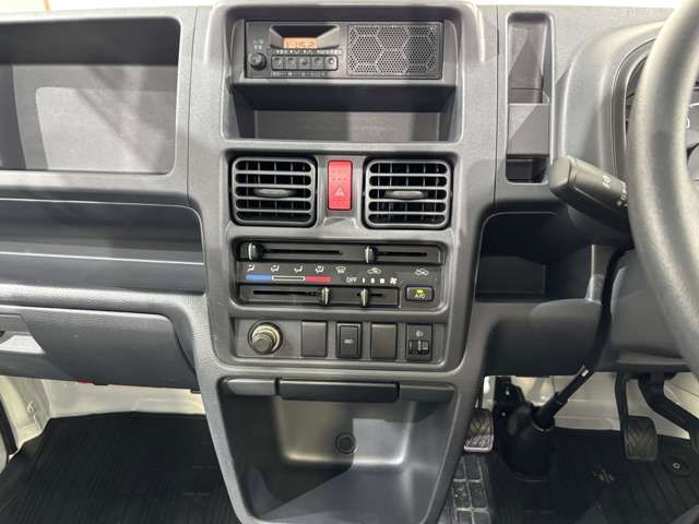 NISSAN NT100 CLIPPER 4WD 2015 Image 31