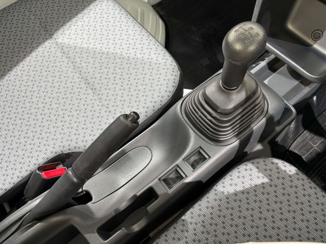 NISSAN NT100 CLIPPER 4WD 2015 Image 31