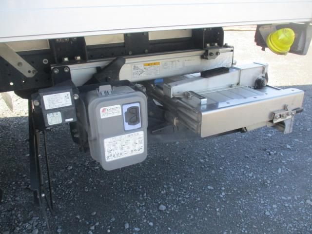 MITSUBISHI CANTER 2018 Image 31