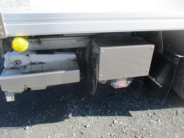 MITSUBISHI CANTER 2018 Image 31