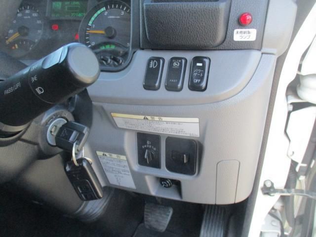 MITSUBISHI CANTER 2018 Image 31