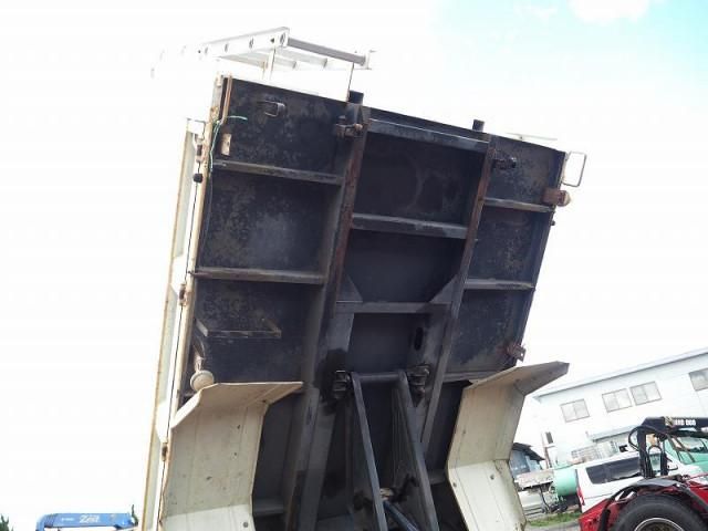 MITSUBISHI CANTER 2004 Image 31