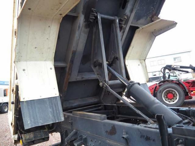 MITSUBISHI CANTER 2004 Image 31