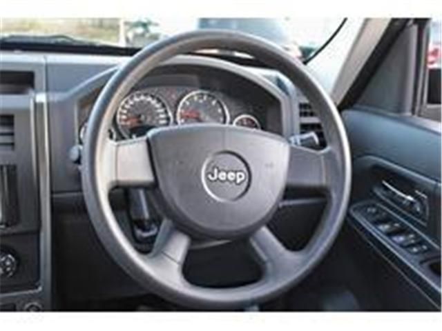 JEEP CHEROKEE 2011 Image 31