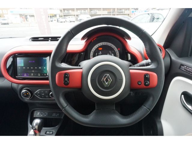 RENAULT TWINGO 2019 Image 31