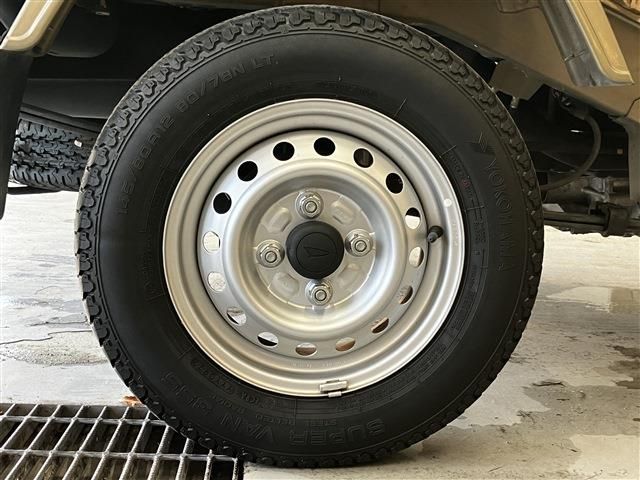 DAIHATSU HIJET TRUCK 4WD 2022 Image 31