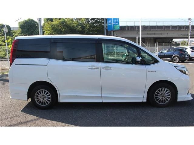 TOYOTA ESQUIRE HYBRID 2016 Image 31