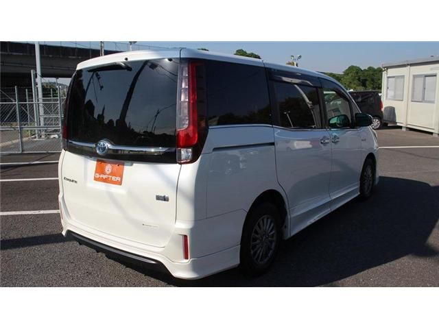 TOYOTA ESQUIRE HYBRID 2016 Image 31