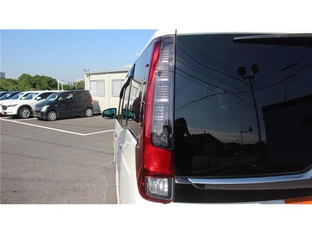 TOYOTA ESQUIRE HYBRID 2016 Image 31