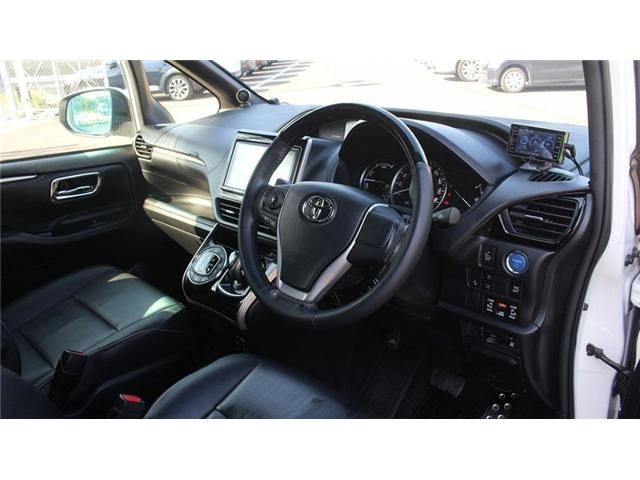 TOYOTA ESQUIRE HYBRID 2016 Image 31