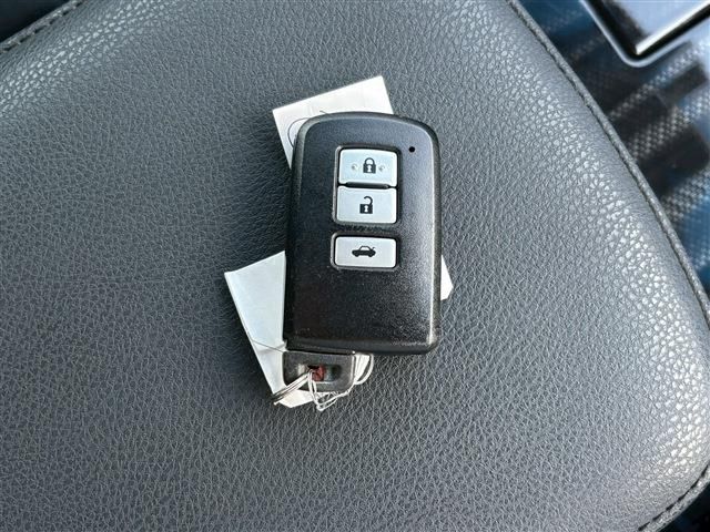 TOYOTA CROWN SEDAN HYBRID 2015 Image 31