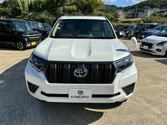 TOYOTA LANDCRUISER PRADO 2023 Image 31