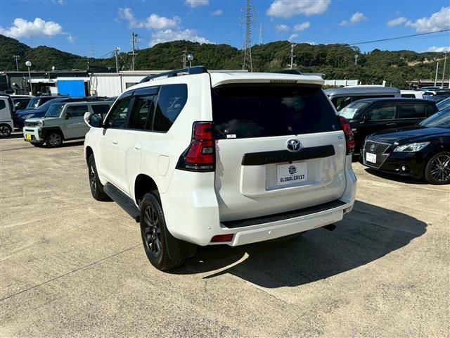 TOYOTA LANDCRUISER PRADO 2023 Image 31