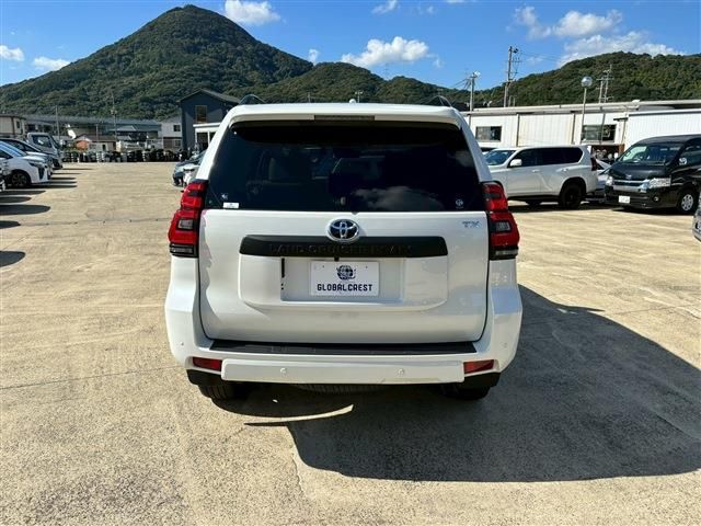 TOYOTA LANDCRUISER PRADO 2023 Image 31