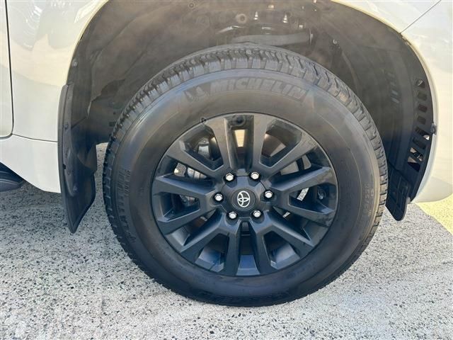 TOYOTA LANDCRUISER PRADO 2023 Image 31