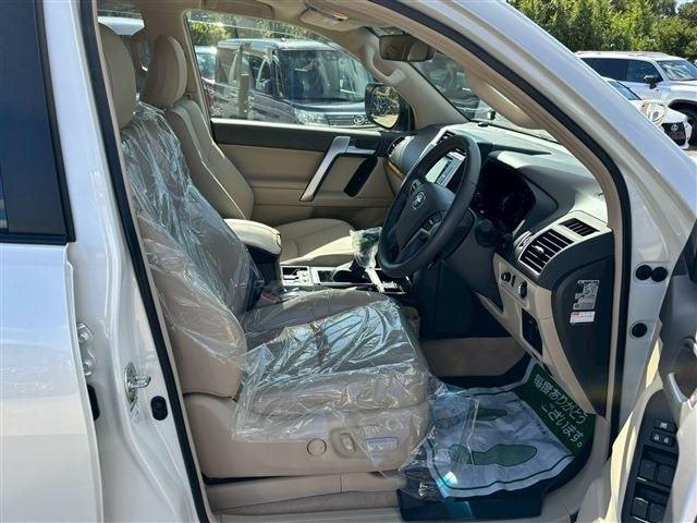 TOYOTA LANDCRUISER PRADO 2023 Image 31