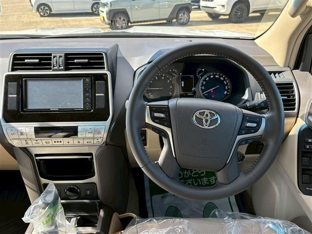 TOYOTA LANDCRUISER PRADO 2023 Image 31