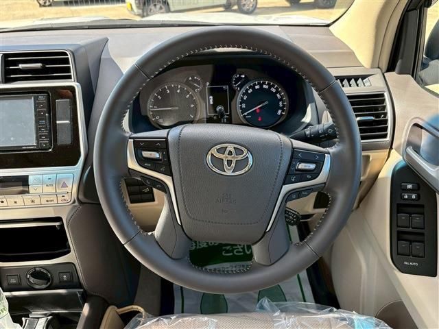 TOYOTA LANDCRUISER PRADO 2023 Image 31