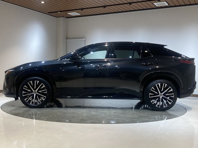 TOYOTA LEXUS RZ450E 2023 Image 31