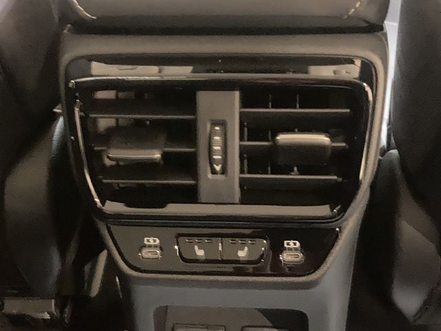 TOYOTA LEXUS RZ450E 2023 Image 31