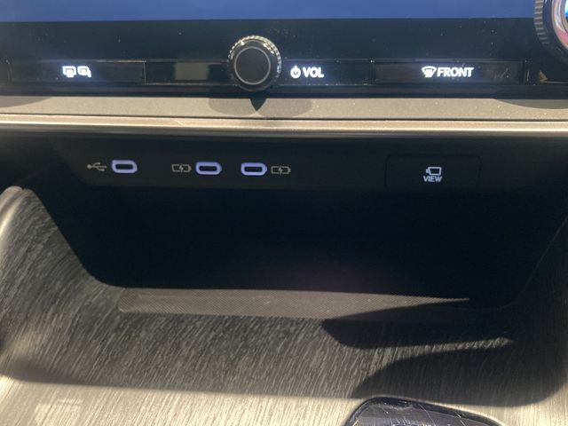 TOYOTA LEXUS RZ450E 2023 Image 31