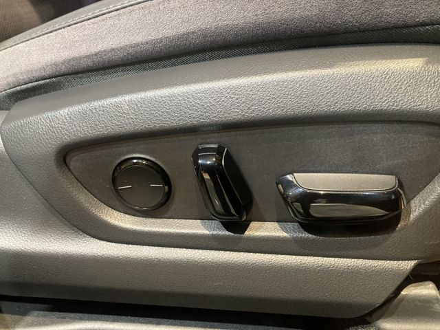 TOYOTA LEXUS RZ450E 2023 Image 31