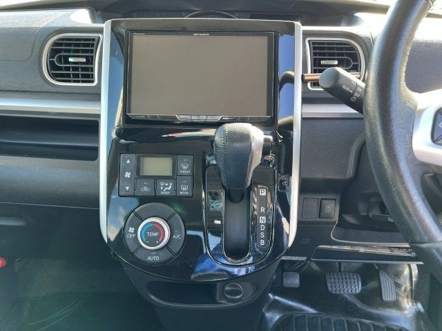 DAIHATSU TANTO CUSTOM 4WD 2015 Image 31