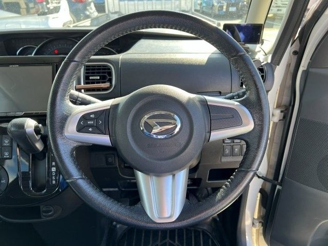 DAIHATSU TANTO CUSTOM 4WD 2015 Image 31