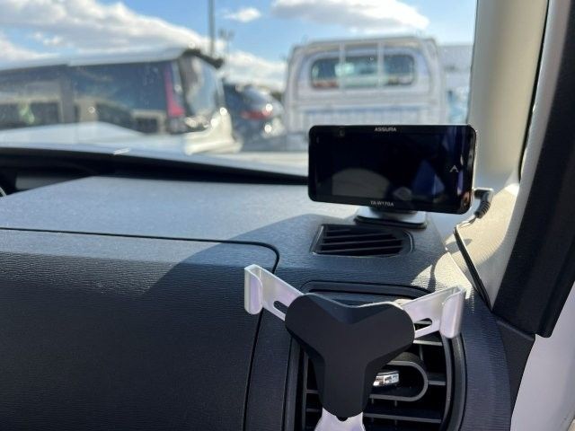 DAIHATSU TANTO CUSTOM 4WD 2015 Image 31