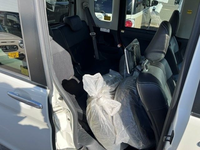 DAIHATSU TANTO CUSTOM 4WD 2015 Image 31