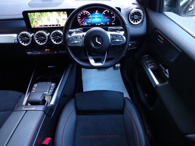 MERCEDES BENZ EQB 2022 Image 31