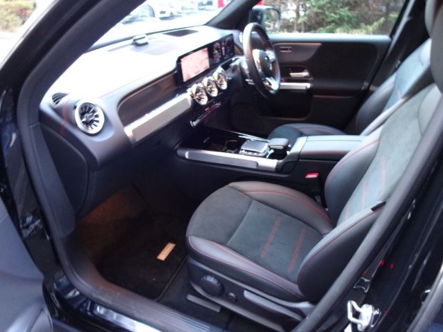 MERCEDES BENZ EQB 2022 Image 31