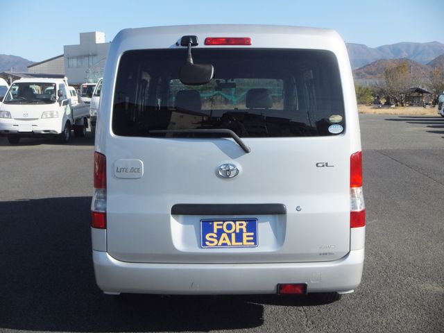 TOYOTA LITEACE VAN 4WD 2019 Image 31