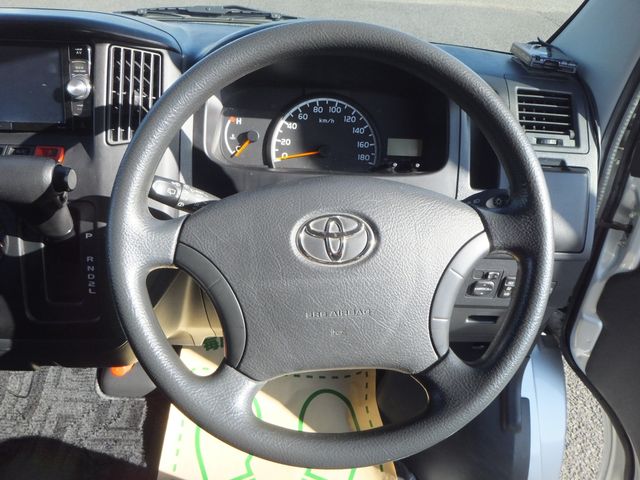 TOYOTA LITEACE VAN 4WD 2019 Image 31