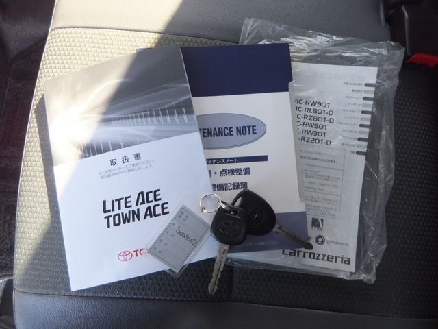 TOYOTA LITEACE VAN 4WD 2019 Image 31